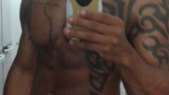 Leo Dot's hot Picture