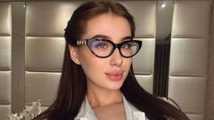 LilyColiins's hot Picture