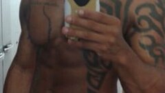 Leo Dot's hot Picture